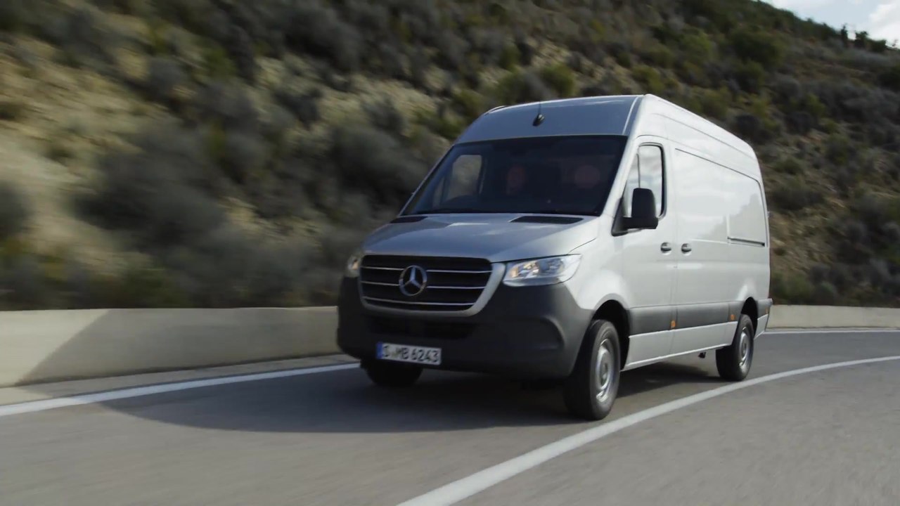 The new Mercedes-Benz Sprinter Panel van right hand drive - Driving Video