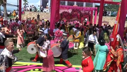 Milyon dolarlık Hint düğününün kına töreni için ada kapatıldı