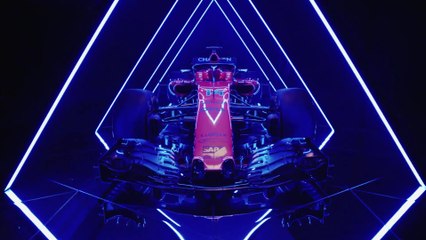 McLaren unveils striking 2018 challenger - THE MCL33