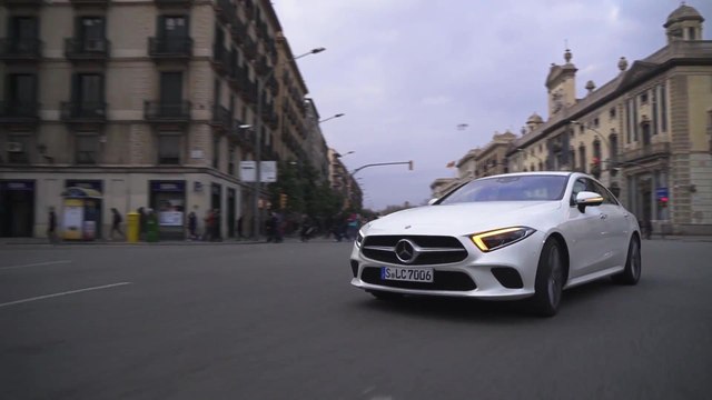 Mercedes-Benz CLS 350 d 4MATIC in White bright Driving in the city