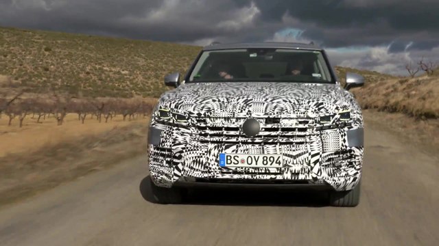 The all-new VW Touareg COVERT DRIVE SPAIN Driving Video in Antimon Silver