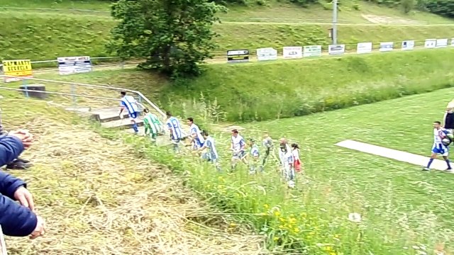20180510 SCL - Seniors 3 reçoivent Larrazet-Garganvillar - le chant de la victoire et la sortie des joueurs