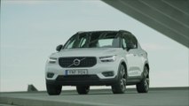 New Volvo XC40 T5 R-Design in Crystal White Exterior Design