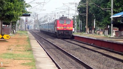 TYRANT WAP-4 110 KMPH KOLKATA - AZAMGARH WEEKLY EXPRESS