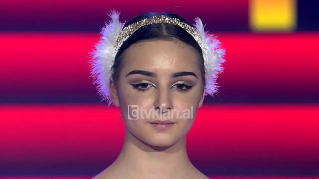 Virtuozet - Estel Agaj​ (balet) - The dying swan Variation nga Saint-Saens (Nata 2)