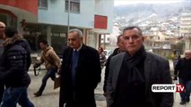 Report TV - Prençi në Gjirokastër,inspekton pallatin që rrezikon shembjen