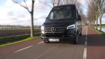 Mercedes-Benz Sprinter 319 CDI Tourer - Obsidian black metallic Driving Video