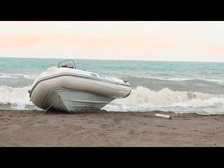 Batërdia me bregdetin në Spille - Top Channel Albania - News - Lajme