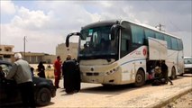 دفعة ثالثة تخرج من ريفي حمص وحماة باتجاه إدلب
