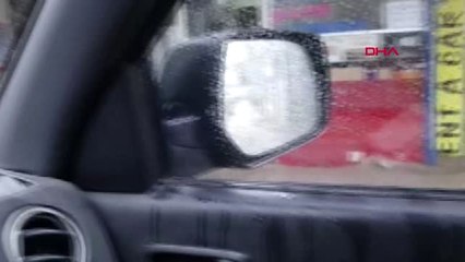 İzmir Buca'da Aşırı Yağış Trafiği Olumsuz Etkiledi