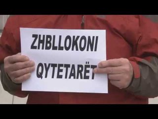 Скачать видео: Sulmohet me vezë Albin Kurti - News, Lajme - Vizion Plus