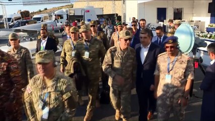 Orgeneral Akar'dan engelli gence yakın ilgi - İZMİR