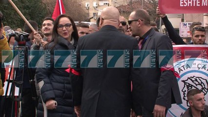 ÇAMET, PROTESTE TEK AMBASADA GREKE - News, Lajme - Kanali 8