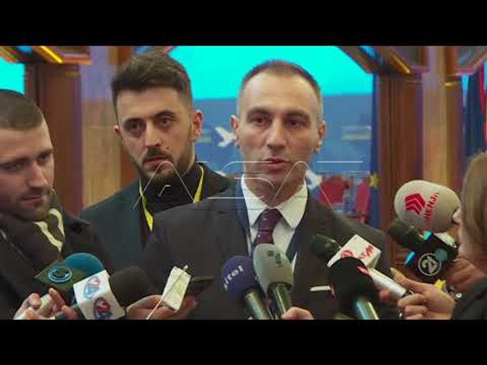 Српската делегација побара отстранување на косовското знаме од конференцијата во Собранието
