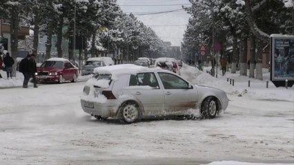 Probleme në rrugën e Kombit - Top Channel Albania - News - Lajme