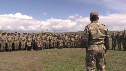 Kınalı Elleriyle Bir Günlüğüne Asker Oldular