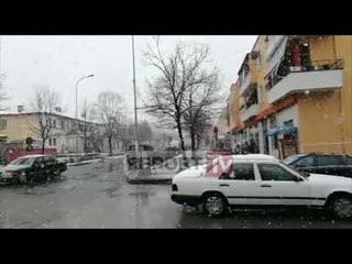 Report TV - Dibër, reshjet  e dëborës vijojnë të bien me intensitet