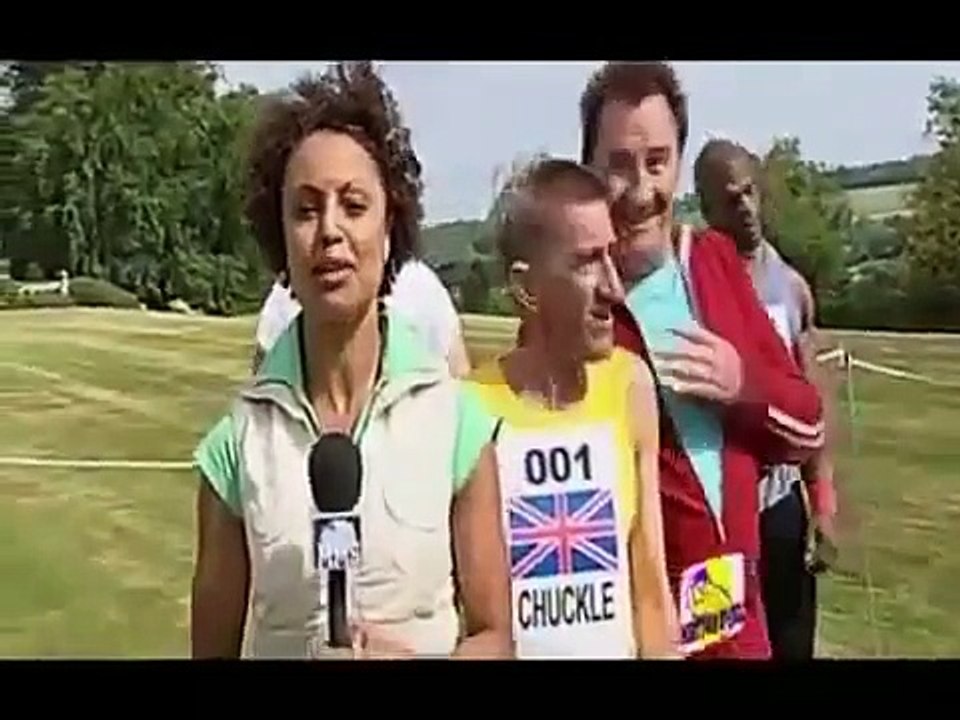 ChuckleVision - S19, E14: Muscling In