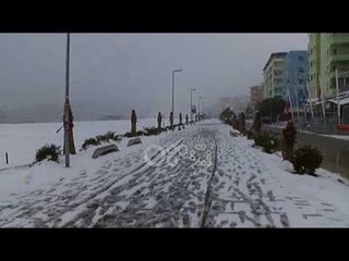 Ora News - Bora zbardh  bregdetin e Shëngjinit