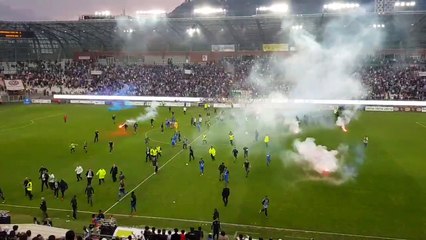 - GF38-ESSG : des supporters envahissent le terrain, des policiers les repoussent