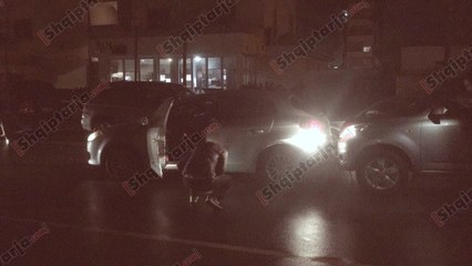 Report TV - Të shtëna me armë zjarri në Vlorë drejt një automjeti