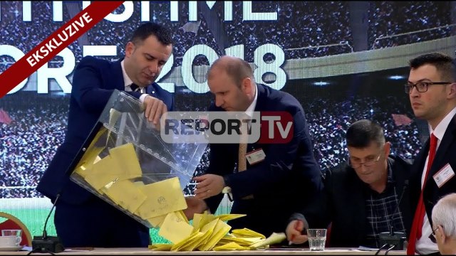 Report TV - Ekskluzive/Report Tv zbulon skandalin e radhës në FSHF