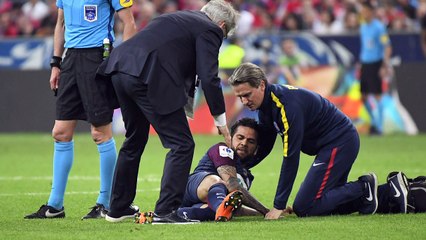 El defensor brasileño Dani Alves se queda sin Mundial por lesión