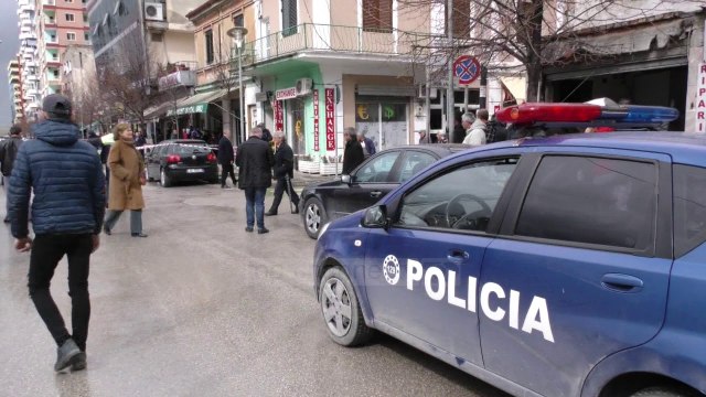 Plumba në qendër të Fierit - Top Channel Albania - News - Lajme