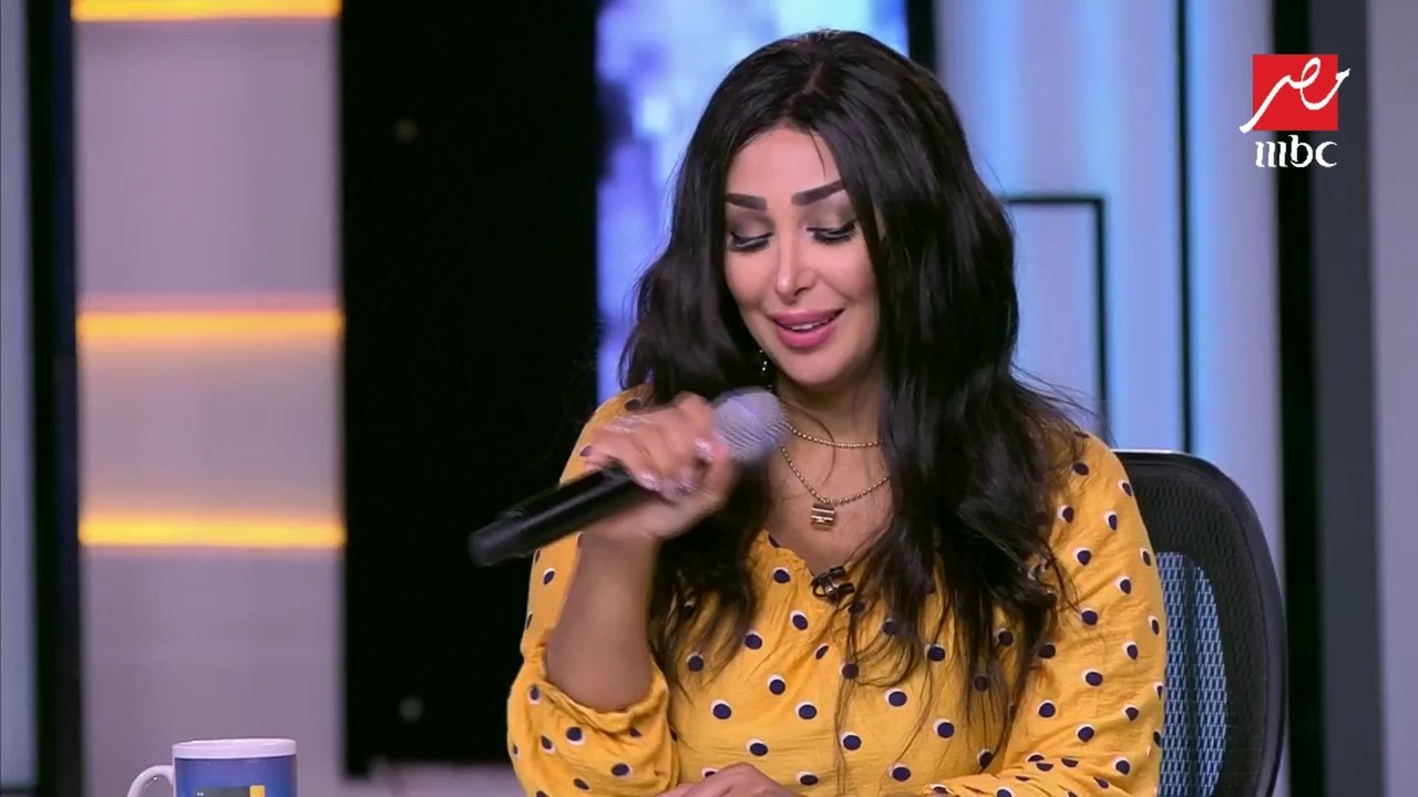 شاهيناز تغنى لكوكب الشرق أم كلثوم "انت فين والحب فين"