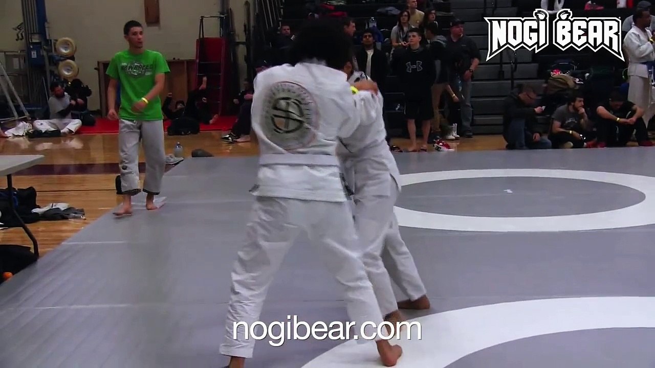 GIRLS GRAPPLING: Stephanie Irizarry vs Lizzie Ross: REMASTERED Classic Female Gi Submission Grappling! The Good Fight 03.14.15