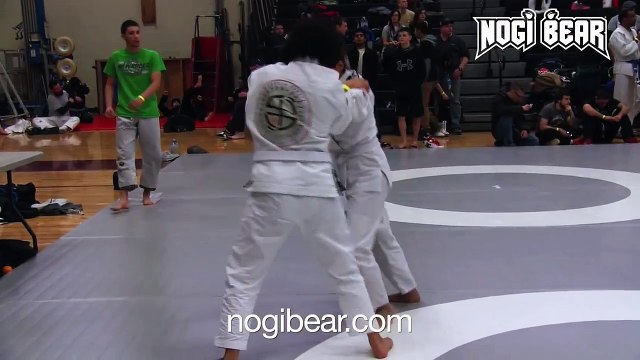 GIRLS GRAPPLING: Stephanie Irizarry vs Lizzie Ross: REMASTERED Classic Female Gi Submission Grappling! The Good Fight 03.14.15