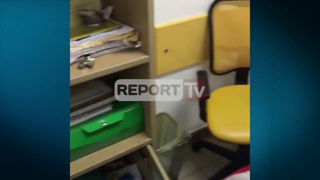 Report TV - Hajdutët kthejnë përmbys zyrat e fabrikës së mjaltit në Korçë, vjedhin kasafortën