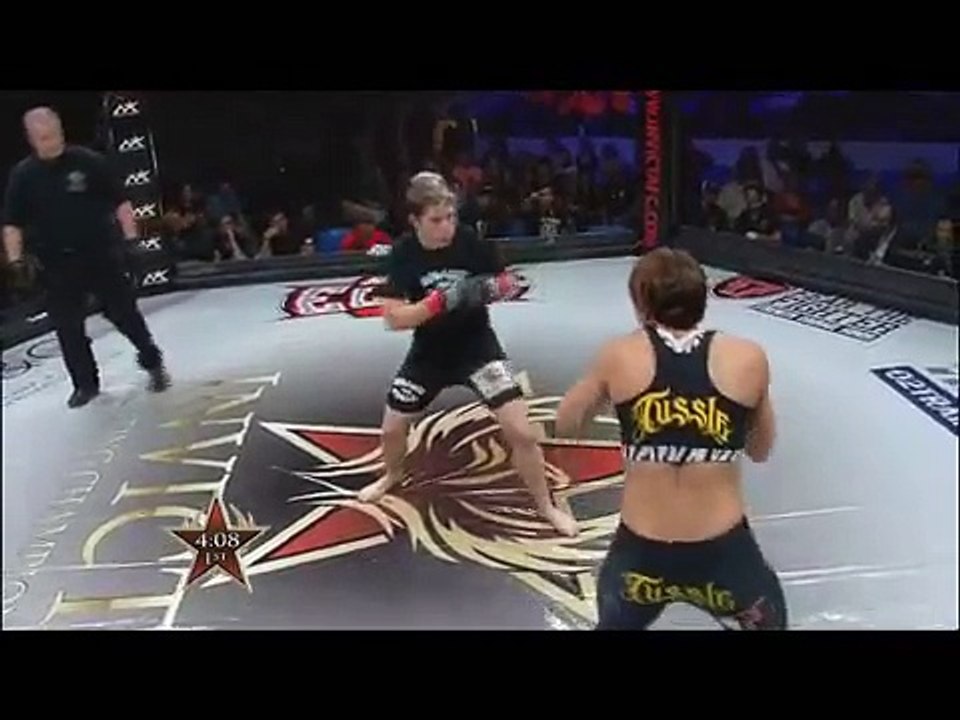 Vanessa Porto vs. Sarah DAlelio