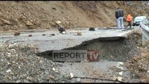 Report TV - Reshjet sjellin rrëshqitje masive, dëmtohet rruga Peshkopi-Kukës