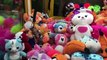 Claw Machine gave out FREE PRIZES! Claw Machine Emoji WINS!!! (Malfunction)