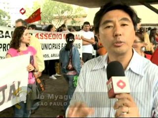 Professores de São Paulo decidem continuar em greve