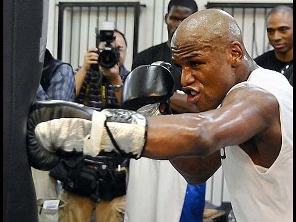 FLOYD MAYWEATHER; COMPLETE HEAVY BAG WORKOUT vs Marcos Maidana
