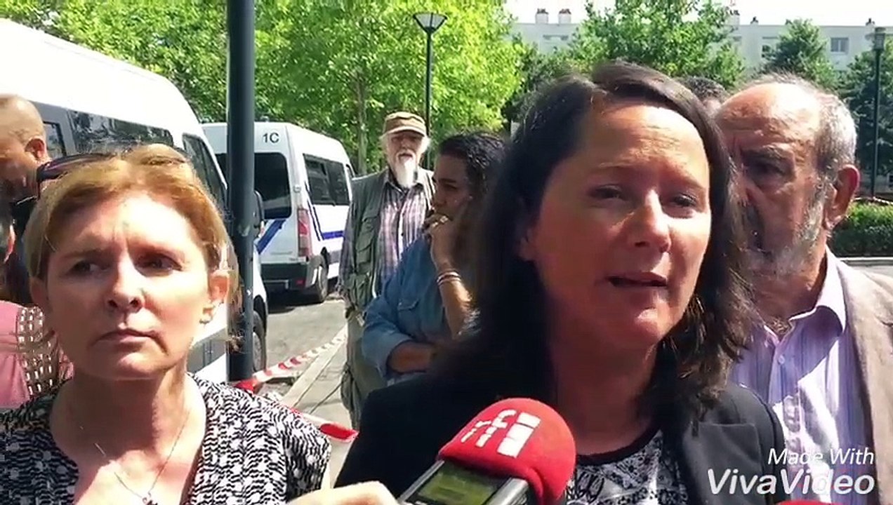 Johanna Rolland, la maire de Nantes, appelle au...