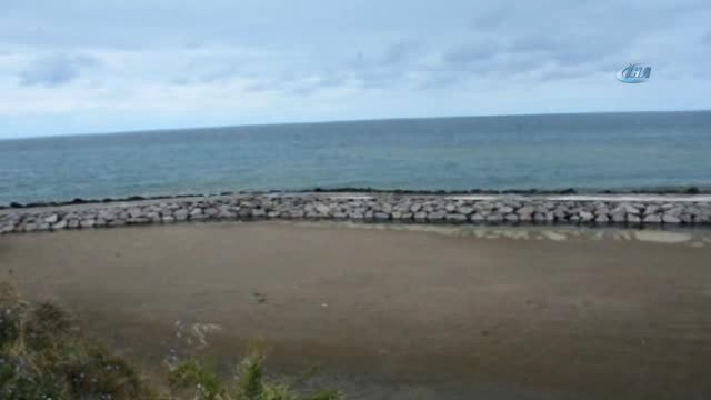 Sinop'un Kumkapı Sahilindeki Kötü Deniz Kokusu Vatandaşları Rahatsız Ediyor