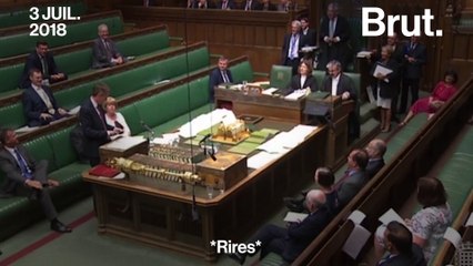 Un élu se fait interrompre par Siri en plein Parlement