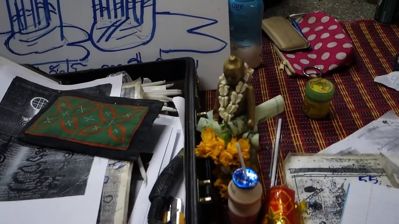 Clairvoyant Thai Psychic Gives Cheap Charlie a Palm Reading