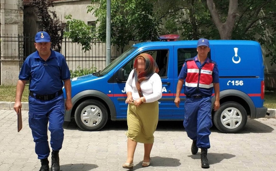 Otostopçu Kadın, Arabada Fuhuş Yaptığı Şahsın Parasını Çaldı