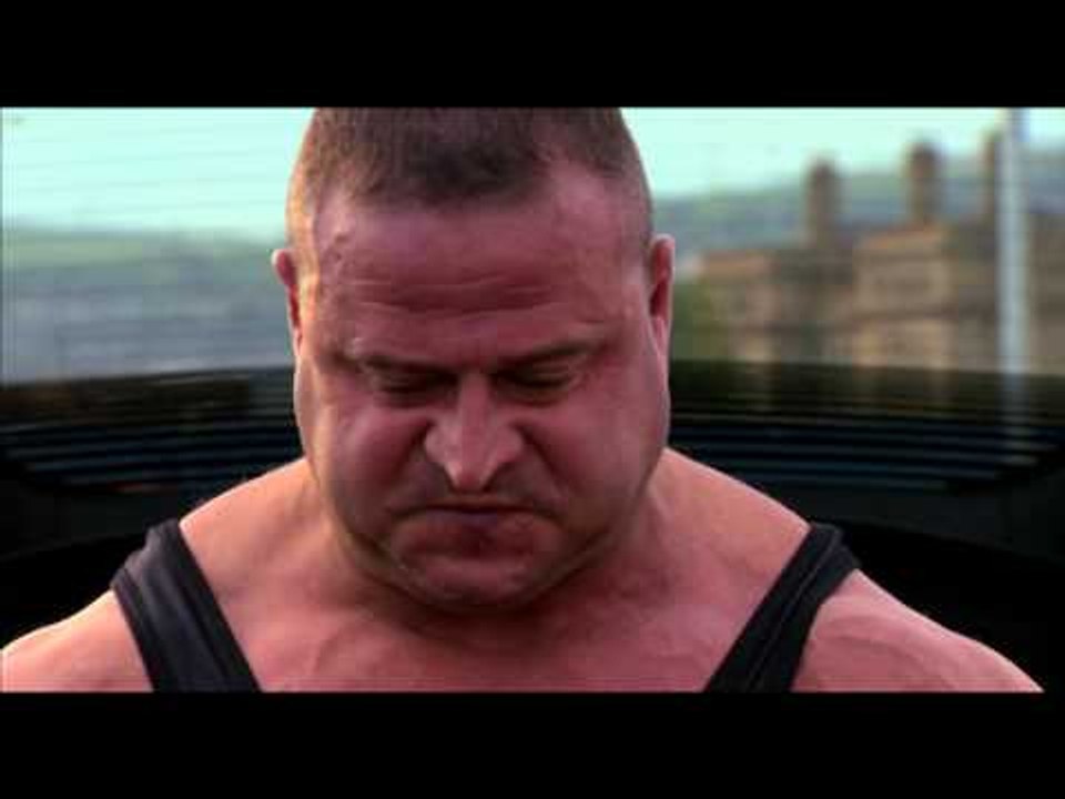 Ultimate Strongman Masters 2012 Show Car Dead Lift