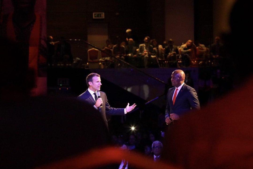 Échange entre le Président de la République, Emmanuel Macron et des entrepreneurs au forum économique à Lagos, Nigeria