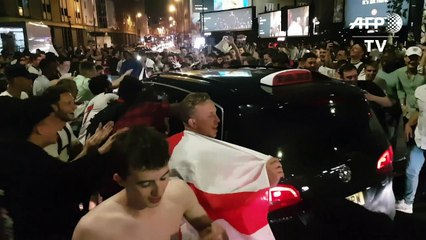 Festa inglesa após a classificação