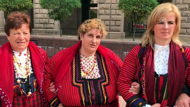 Bulgaristan'da halk oyunlarıyla protesto - SOFYA