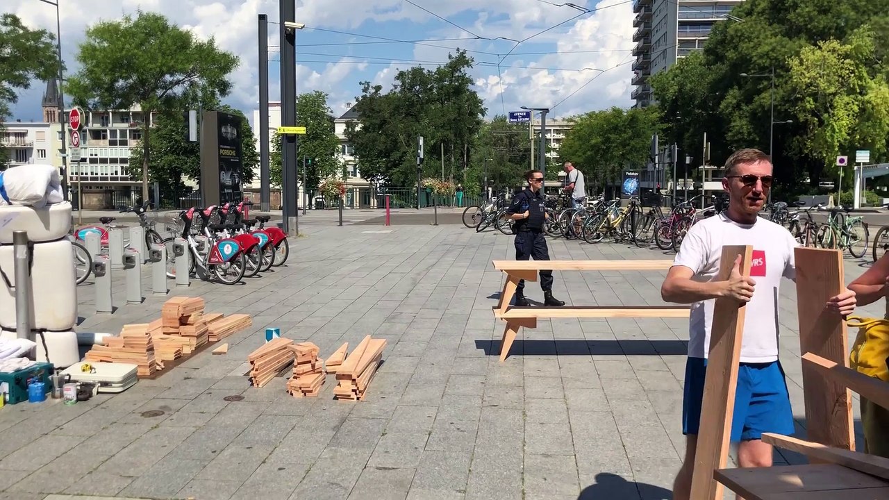 Scènes de rue : "C'est un encombrement relatif de l'espace public"