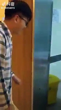 Ngày ấy khi bạn vừa sinh con xong, chồng bạn đã ở đâu và làm gì?!