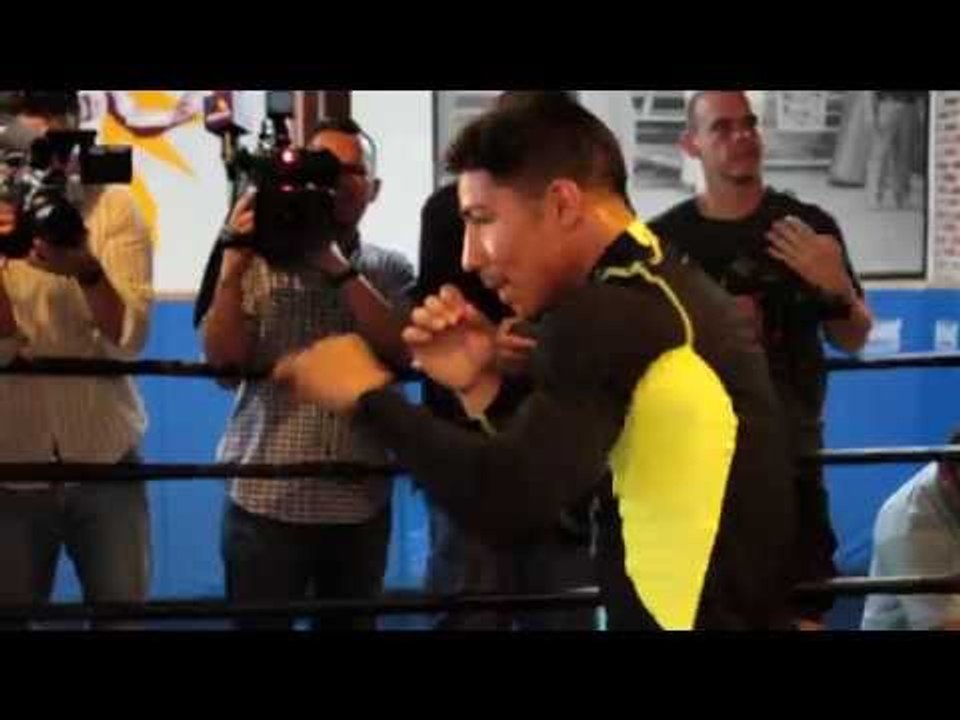 Jessie Vargas SHADOWBOXING for Fight vs Timothy Bradley