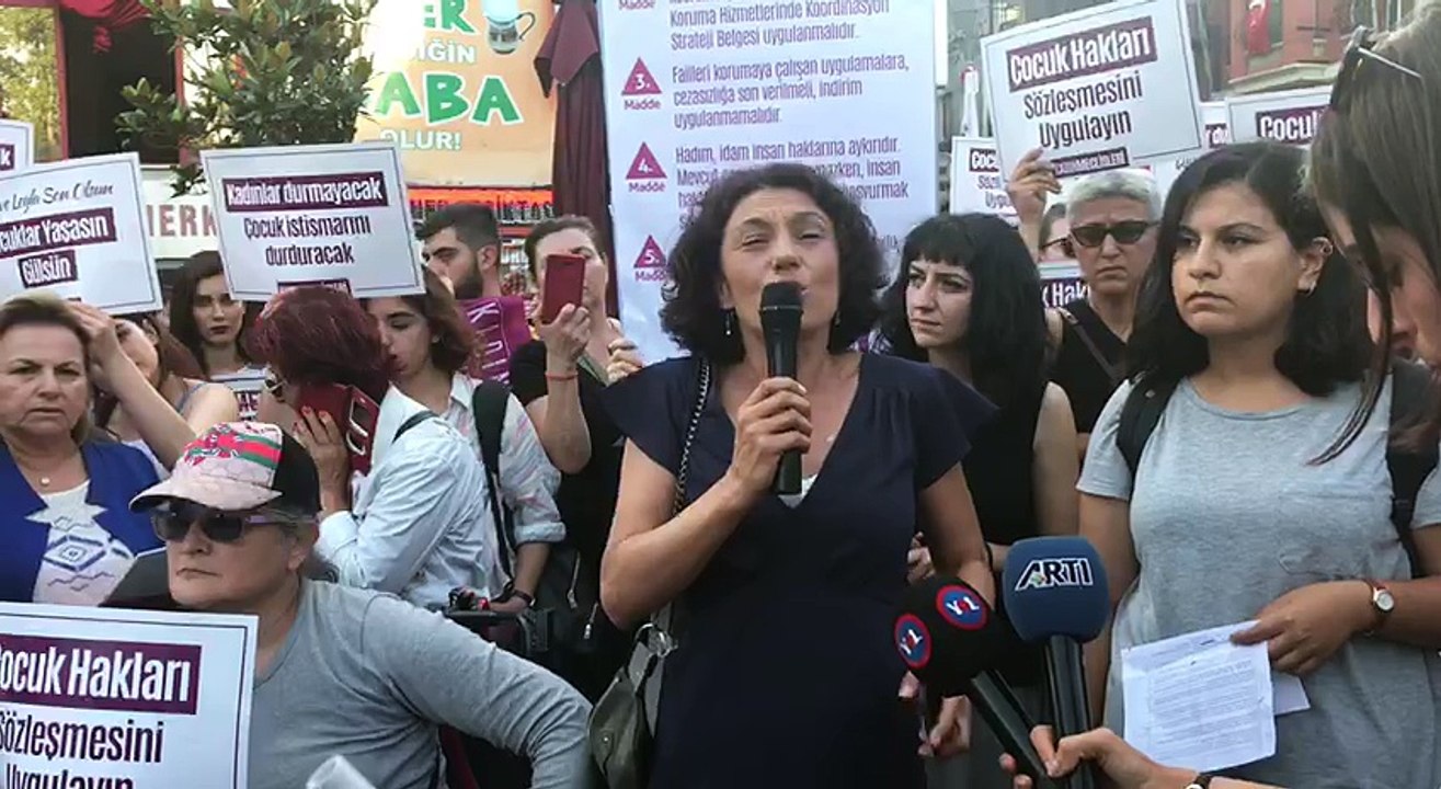 Kadınlar, çocuk istismarına karşı sokağa çıktı